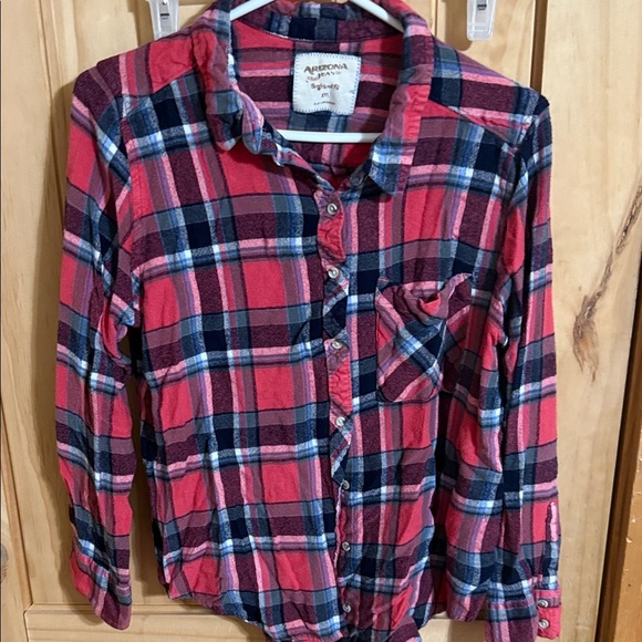 Arizona Boyfriend Fit. Woman’s Jean Company Red and Blue Plaid Button Down Shirt - Picture 1 of 4